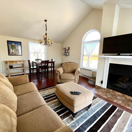 Chaleureux Condo A Magog Exteriér fotografie