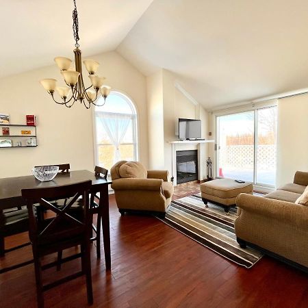 Chaleureux Condo A Magog Exteriér fotografie