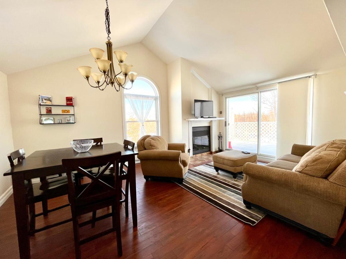 Chaleureux Condo A Magog Exteriér fotografie